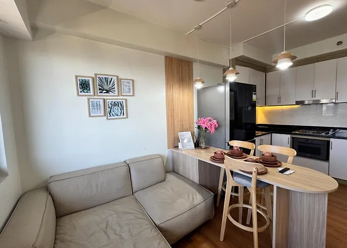 Apartment 2br Facing Bay & View Shore 2 Residences Moa With Parking By Prime *