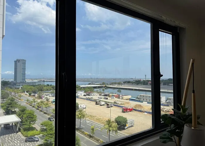 2br Facing Bay & View Shore 2 Residences Moa With Parking By Prime