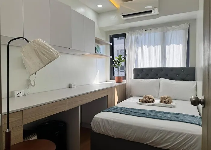 2br Facing Bay & View Shore 2 Residences Moa With Parking By Prime *