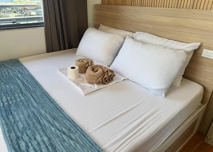 2br Facing Bay & View Shore 2 Residences Moa With Parking By Prime *