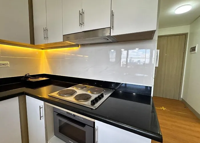 2br Facing Bay & View Shore 2 Residences Moa With Parking By Prime Apartment Manila
